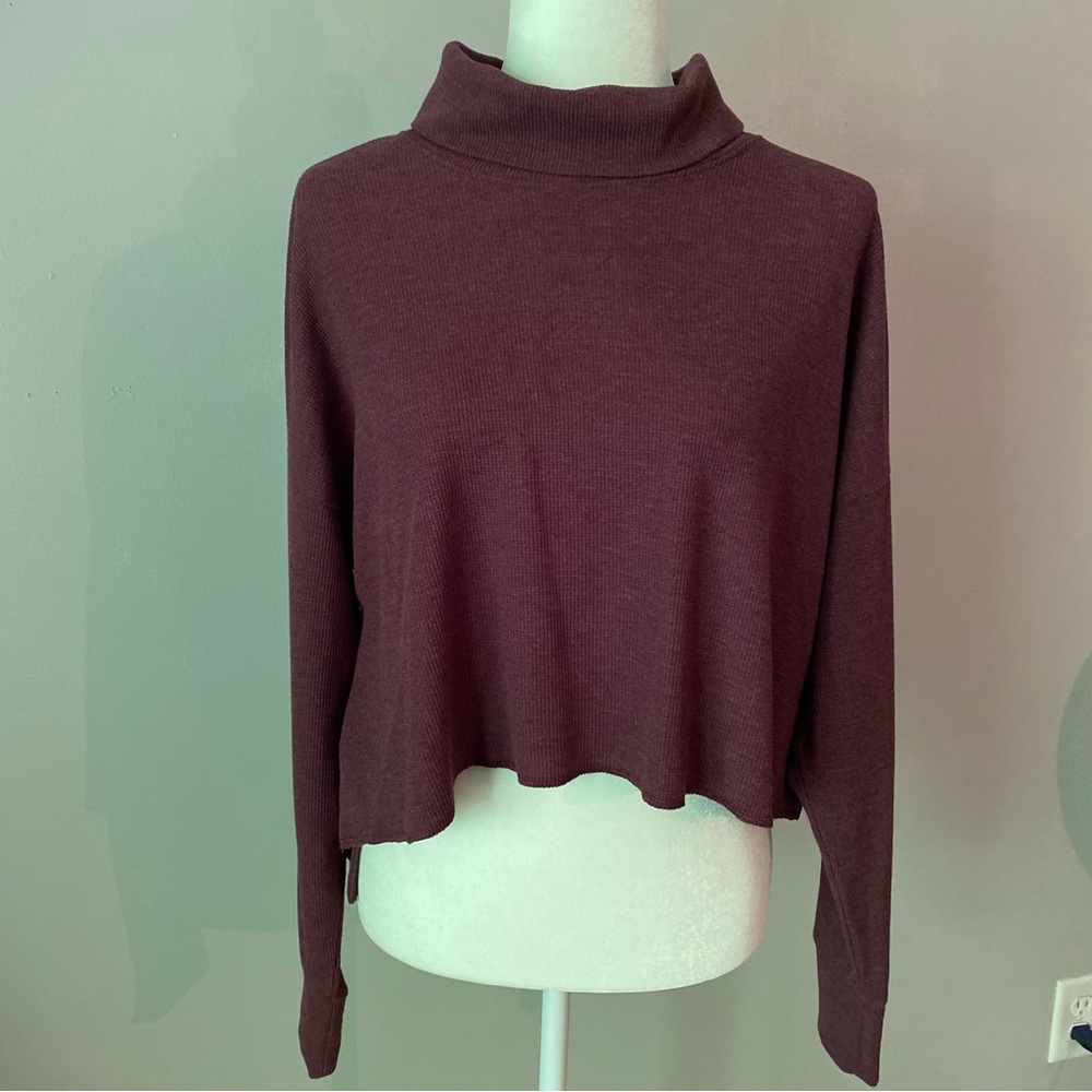 Maroon AE longsleeve turtleneck